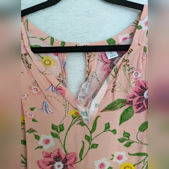 ☀️ Old Navy Floral Tank Top, XL, V-Neck, Back Cut Out Detail - Picture 3 of 6